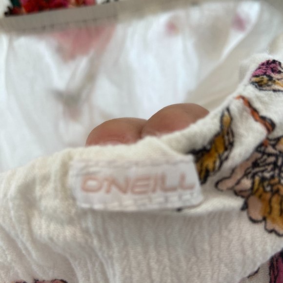 Cute O'Neill Floral Tie-Back dress - Picture 2 of 12